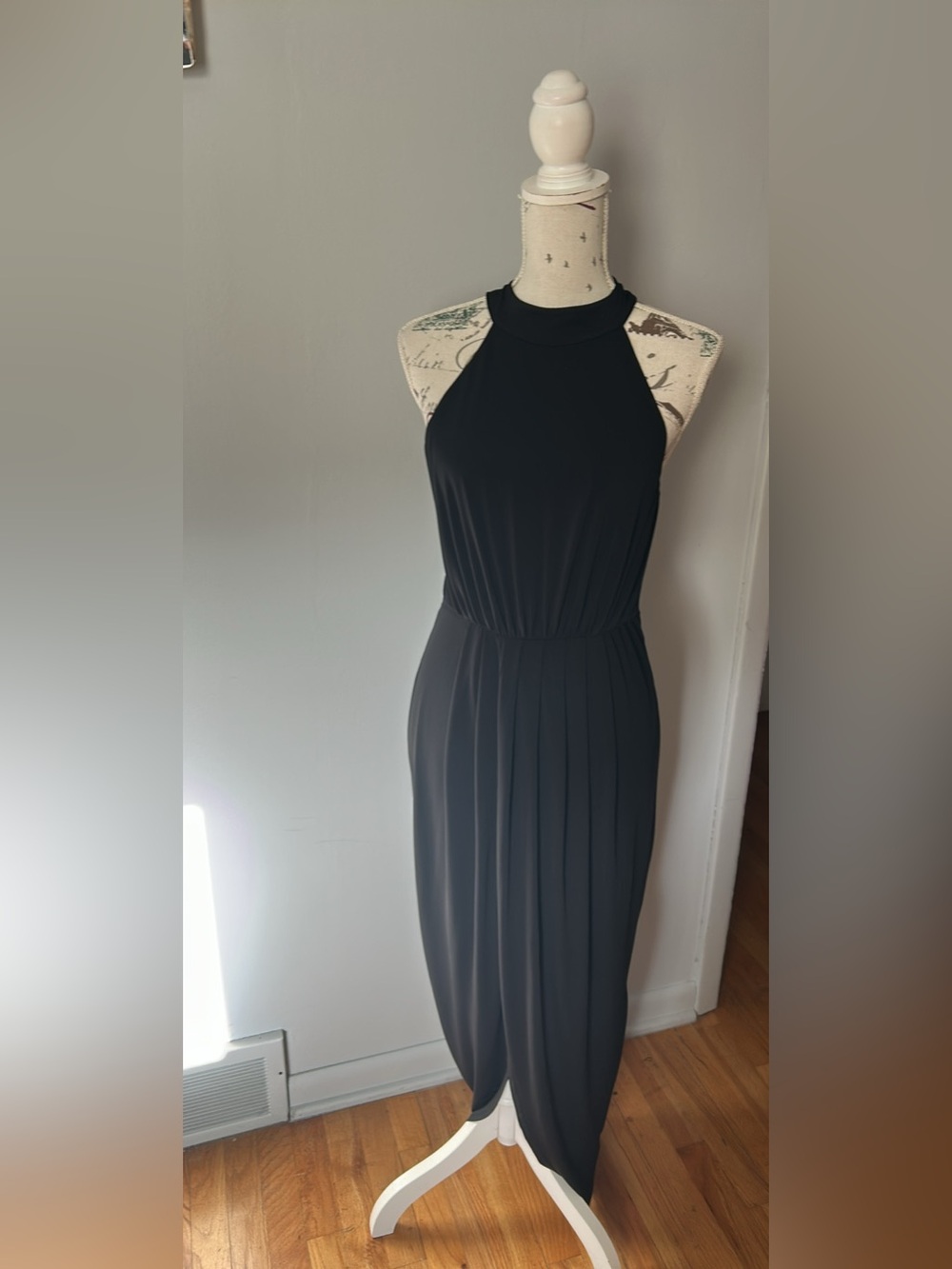 Classic Black Halter Maxi Dress - Elegant Evening Wear
Size M 
Poly knit